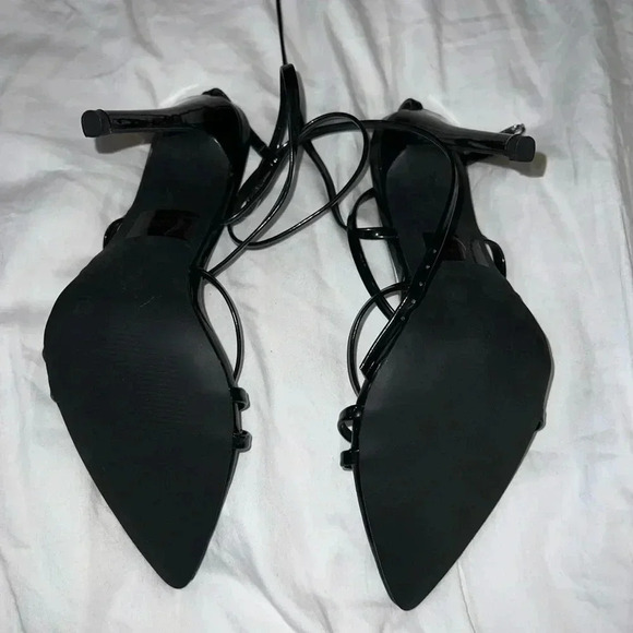 Black pointed heel - Picture 3 of 5